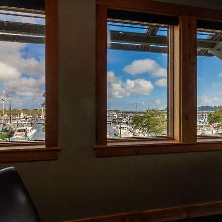 At The Helm Hotel Ilwaco エクステリア 写真