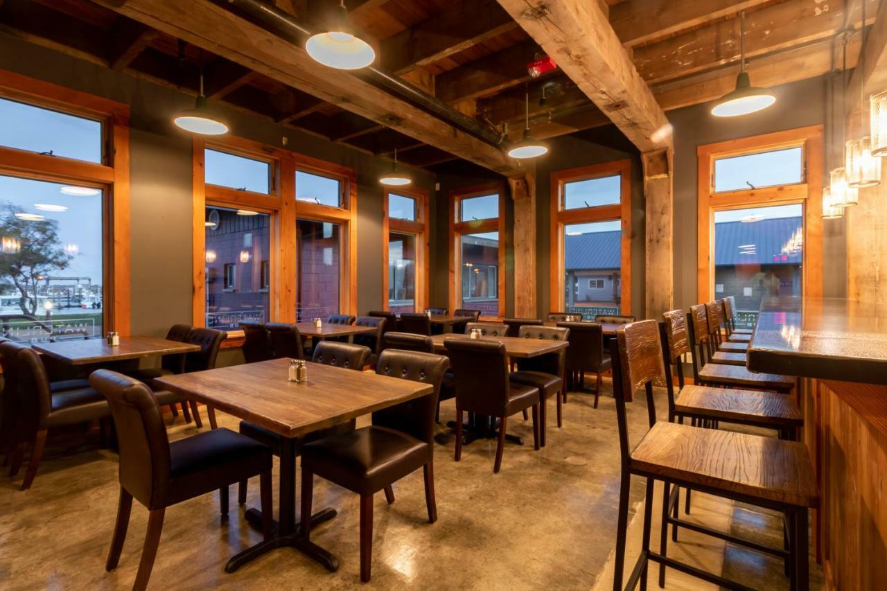 At The Helm Hotel Ilwaco エクステリア 写真