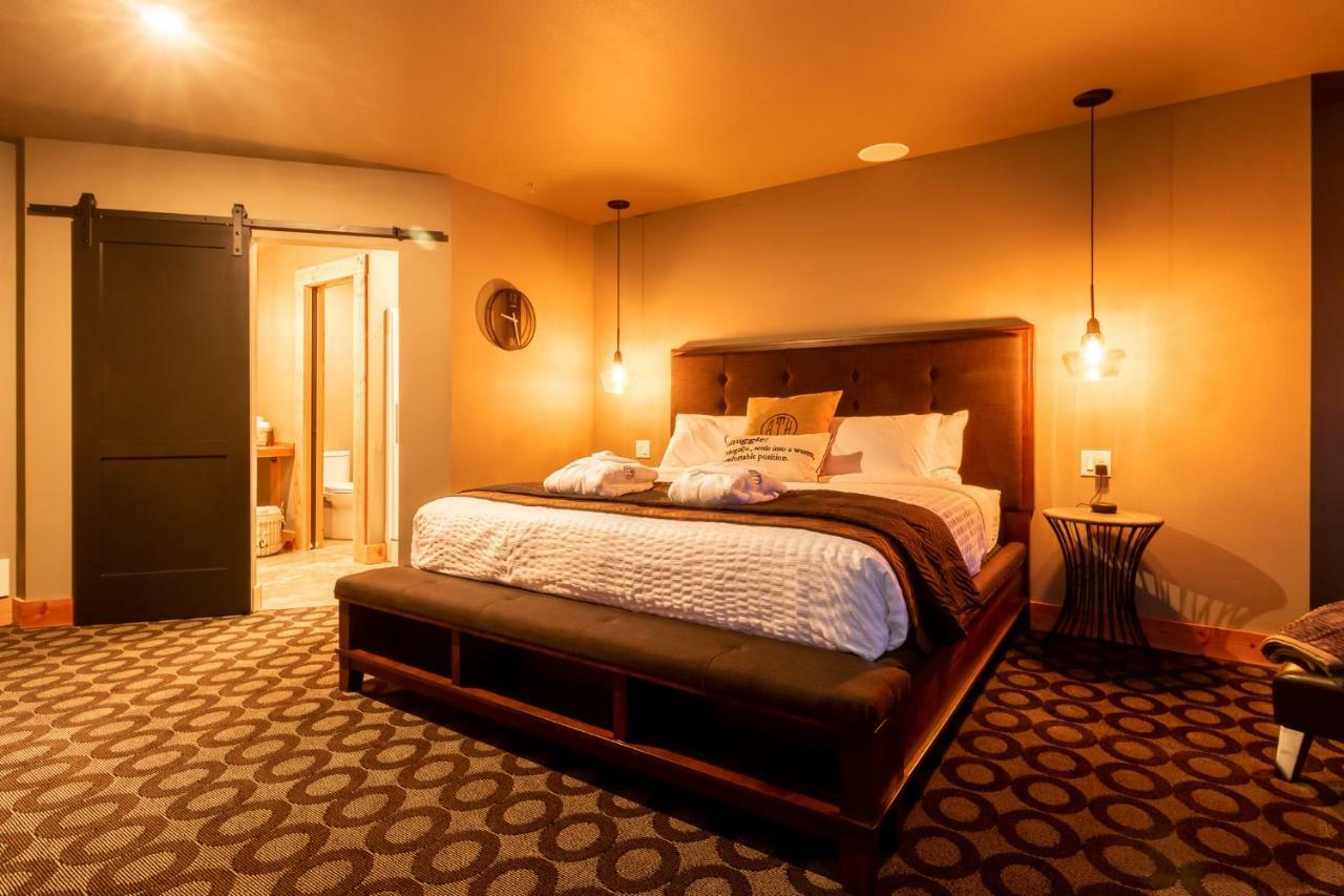 At The Helm Hotel Ilwaco 部屋 写真