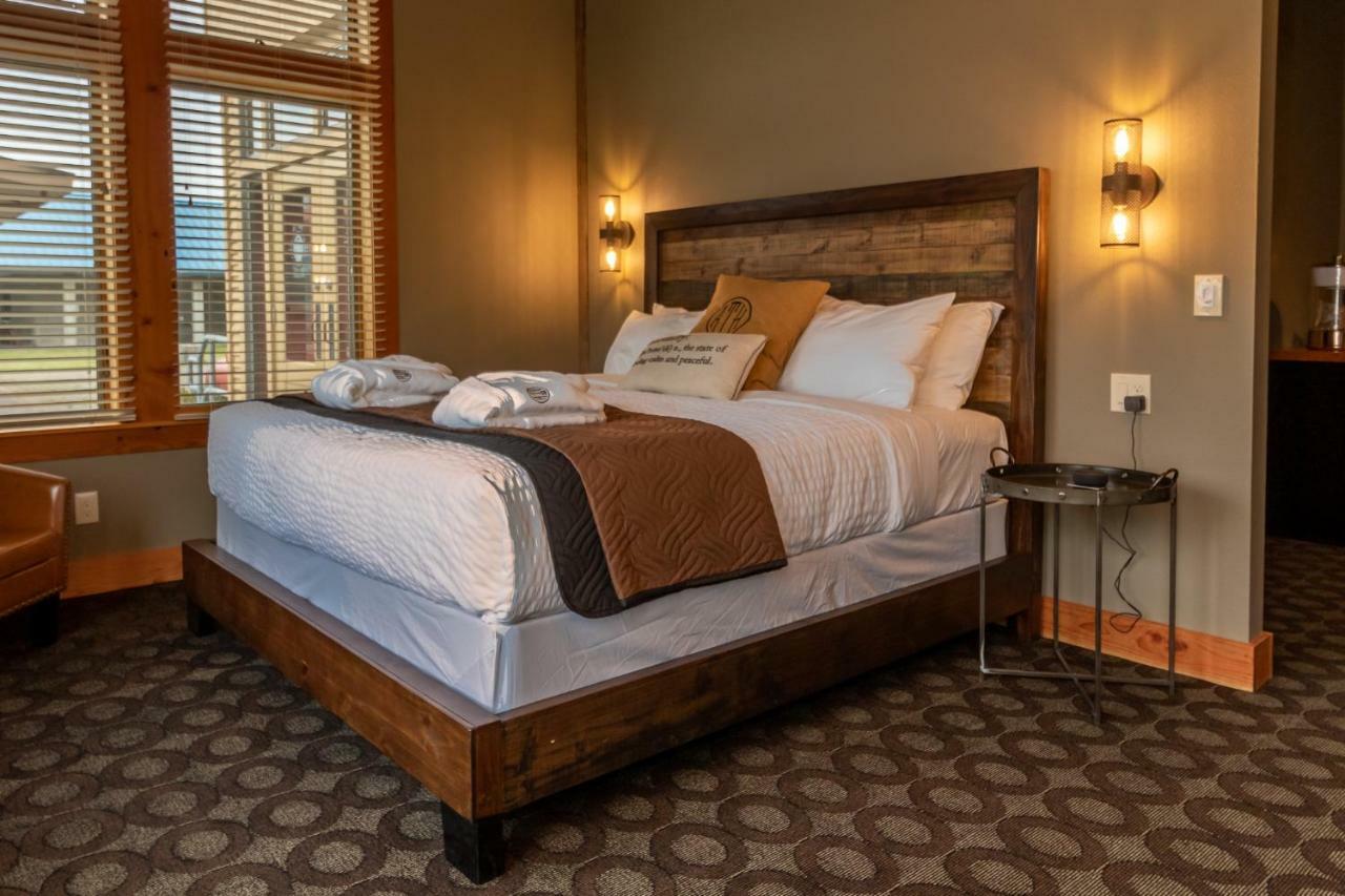 At The Helm Hotel Ilwaco 部屋 写真